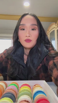 Macaron Bites® Box of 24 French Macarons – Cookies and Cream Flavor